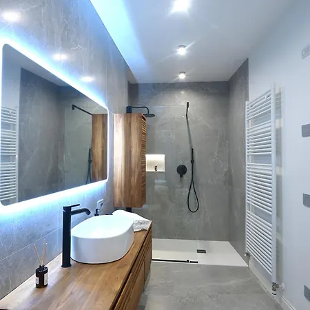 Cavour 7 * 살로