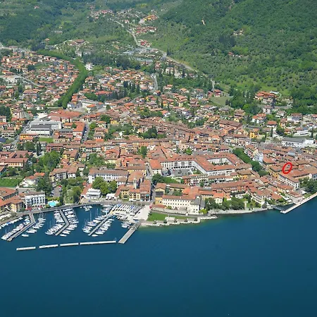 Cavour 7 살로