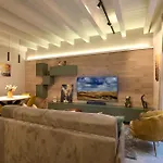 Cavour 7 公寓 萨罗